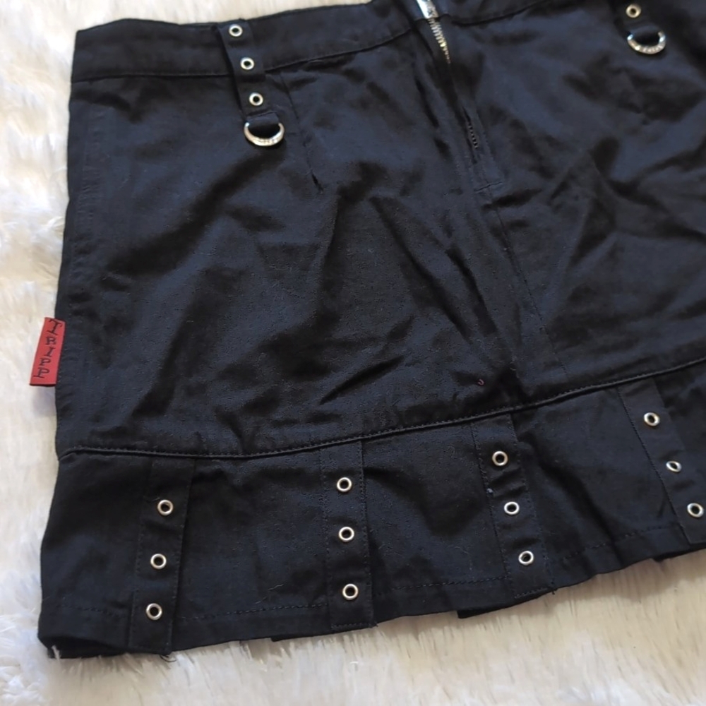 Y2K Tripp NYC Black Pleated Hem Skirt with Silver Grommets & D Rings Small - Picture 7 of 12